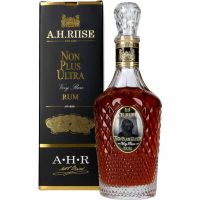 A.H. Riise Non Plus Ultra Rum GIFTBOX 42% 0,7L